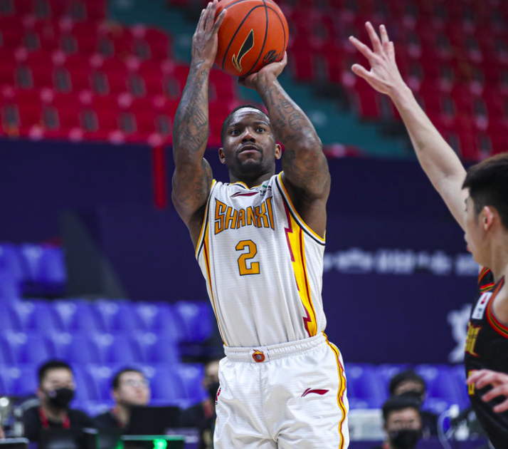 关于冰球总决赛掀起高潮,中原雷豹队绝杀荆楚雄狮队,老将里程碑之夜——外援联手发威的信息 关于冰球总决赛掀起高潮,中原雷豹队绝杀荆楚雄狮队,老将里程碑之夜——外援联手发威的信息