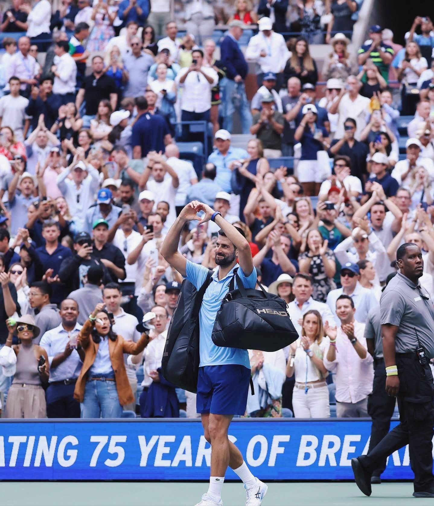 包含德约科维奇回归赛场，战术调整首场状态亮眼，巴黎圣日耳曼观众沸腾！的词条九游体育游戏下载