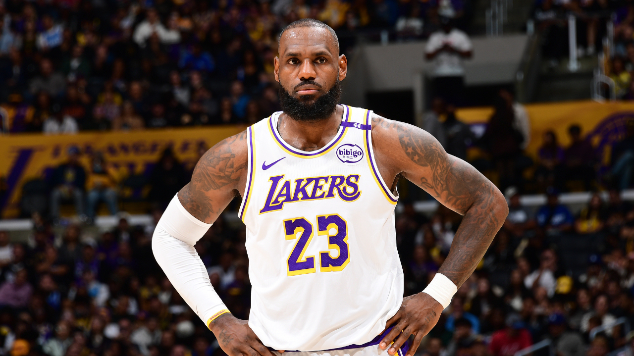 包含詹姆斯迎来五赛季高光表现，C9球迷沸腾！的词条九游体育游戏