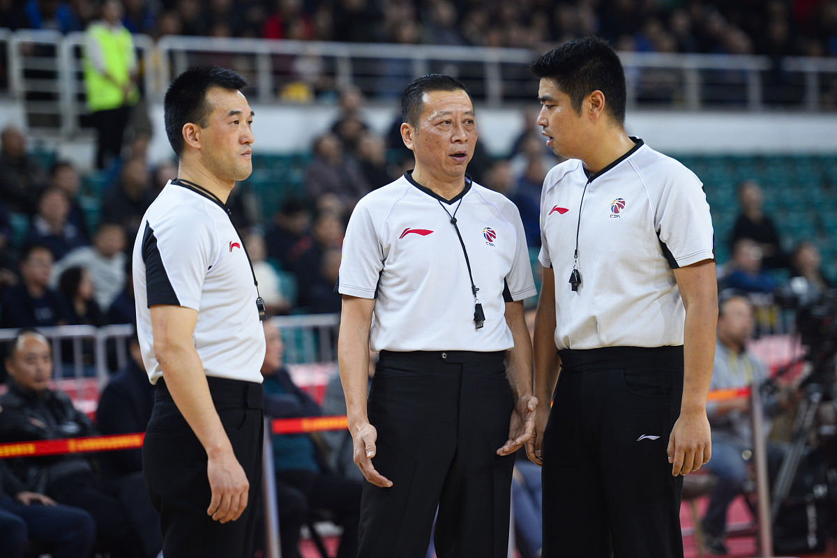 今晨上海久事完成体检：CBA季后赛节点到来，球迷炸锅，年轻球员得到机会的简单介绍九游体育游戏安装包