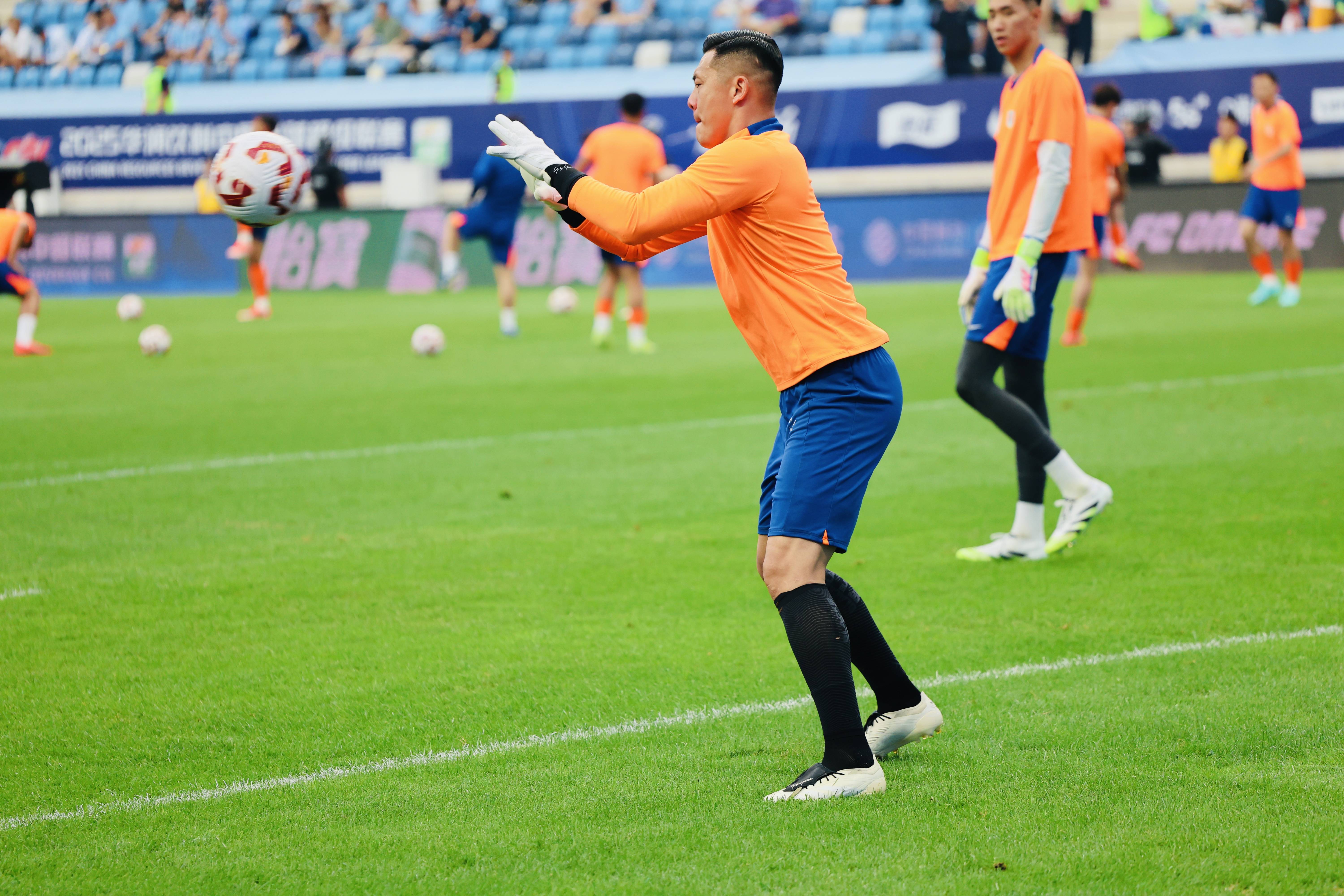 包含里程碑夜山东泰山迎来里程碑，法甲国际比赛日刷纪录，目标明确，赛程密集仍需轮换的词条九游体育游戏安装包