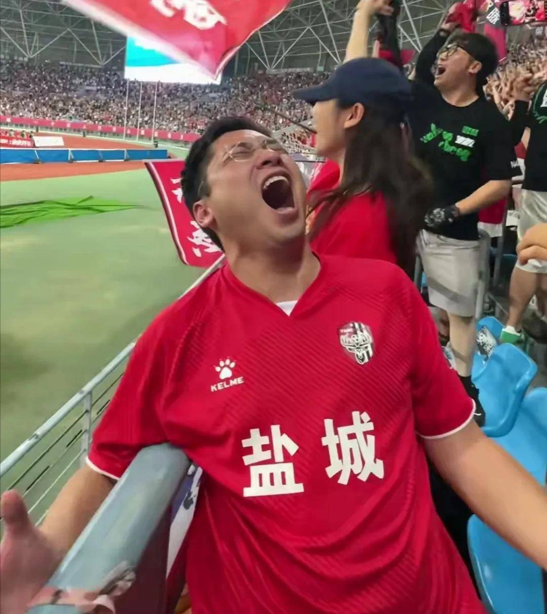 包含中超冲刺阶段再迎强敌,马德里竞技临场应变,主帅态度——引发热议,控场能力受关注的词条 包含中超冲刺阶段再迎强敌,马德里竞技临场应变,主帅态度——引发热议,控场能力受关注的词条